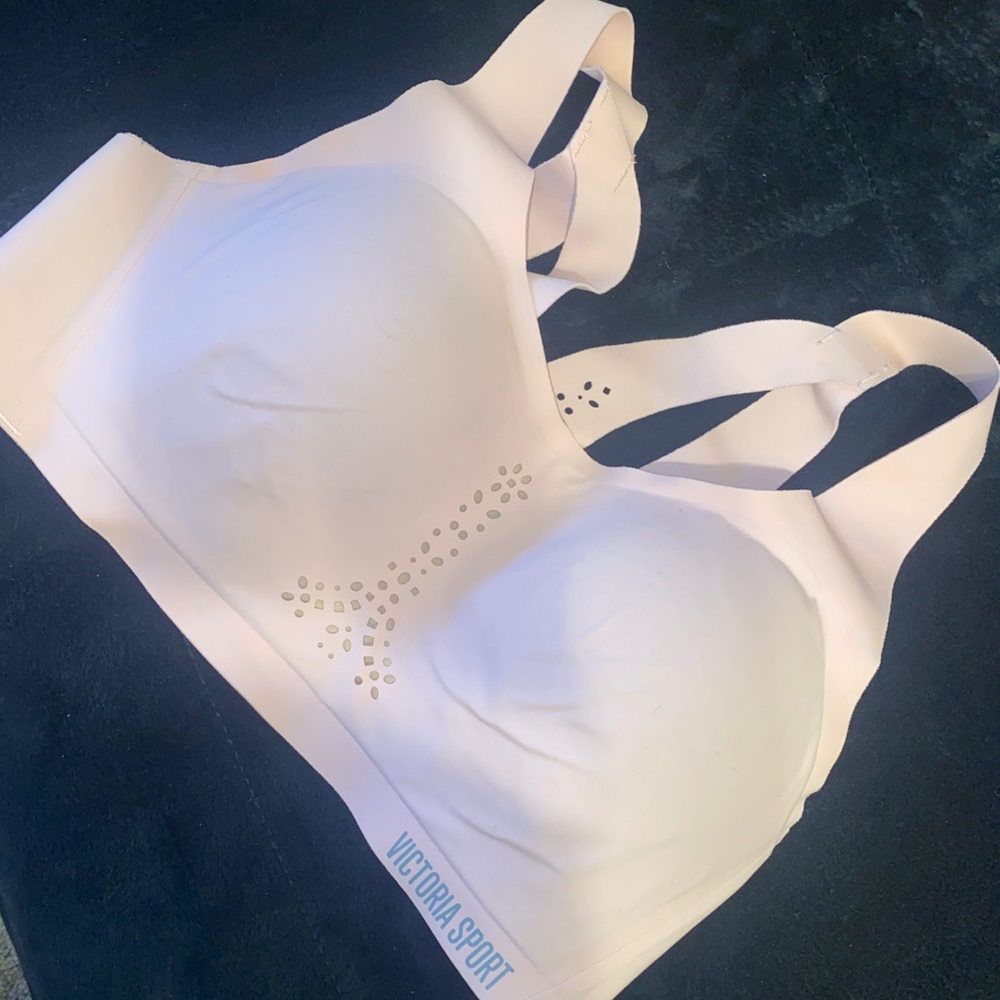 VS padded sports bra